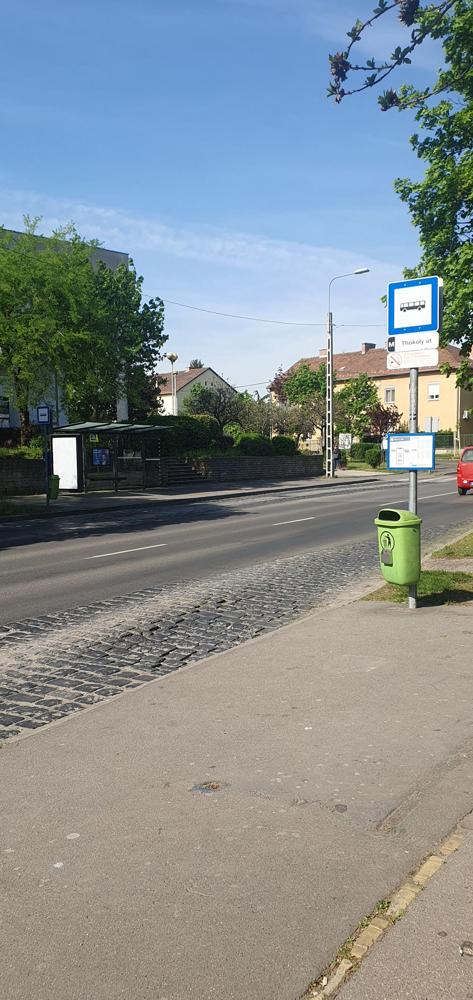 Buszmegállóhoz tartozó beálló pótlása 1183Budapest, Nefelejcs u. Thököly út megálló KÖKI irányában
