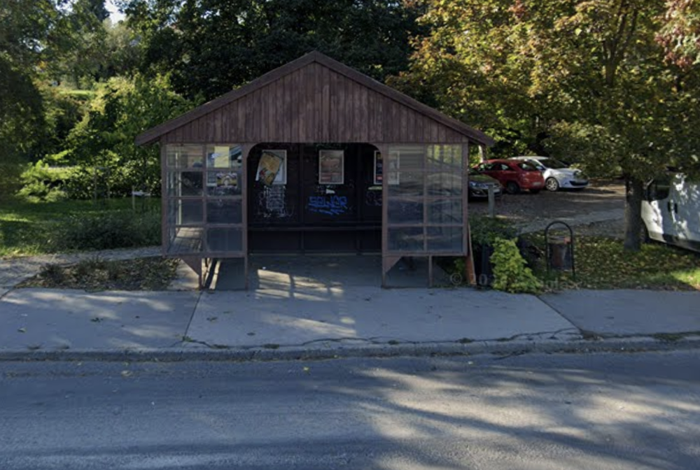 Méltó buszmegállót a Bükkös pataki buszmegállóból 