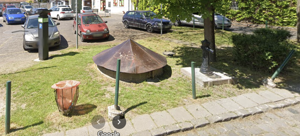 Modok Mária téren, a parkolónál lévő falfelelület jobb sorsot érdemel
