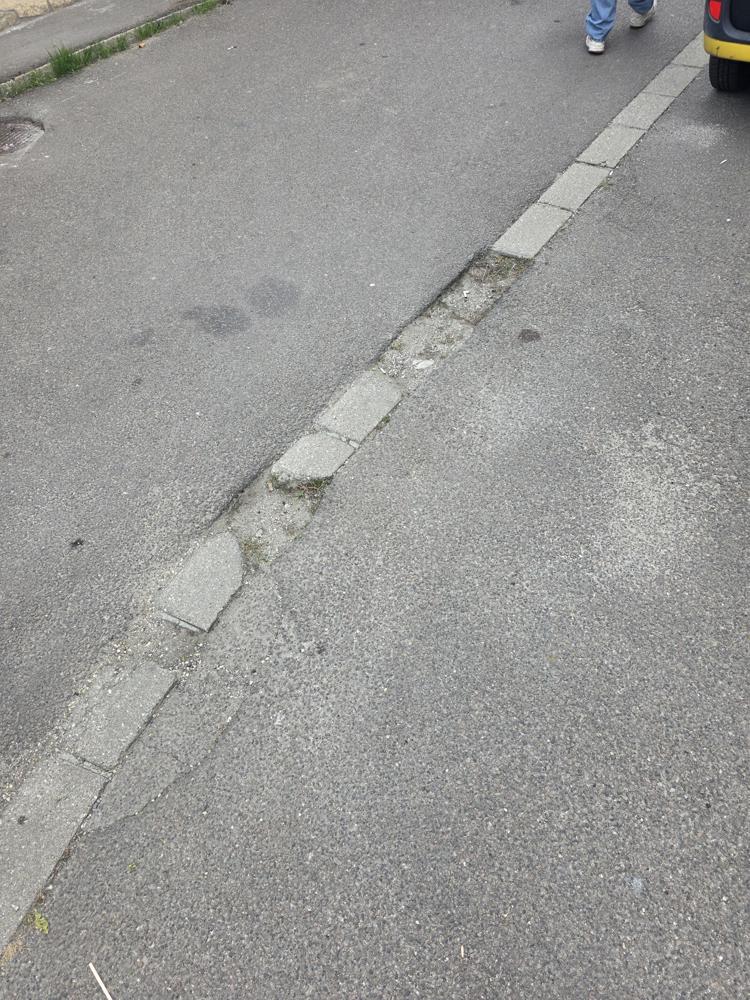Veszèlyes tèrkő