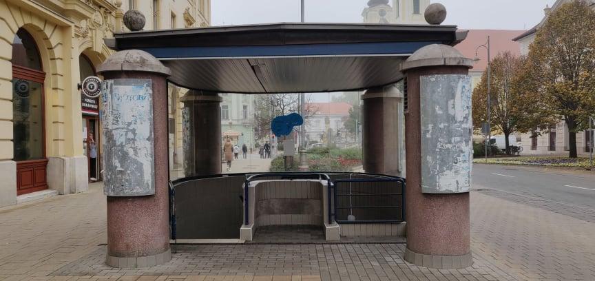 Jópofa hirdetőtábla Zeg McDonalds előtt